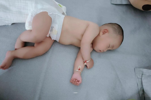 商丘宝宝积食发烧怎么处理